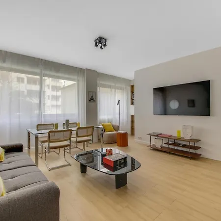Chic, A Deux Pas De Beaugrenelle I Paris